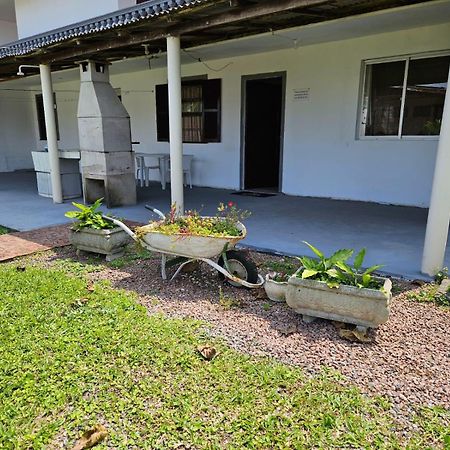 Acomodação Ruth Guaratuba Exterior foto